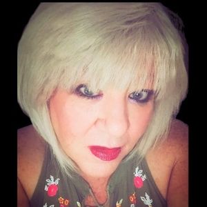 Meet your Posher, Daneene